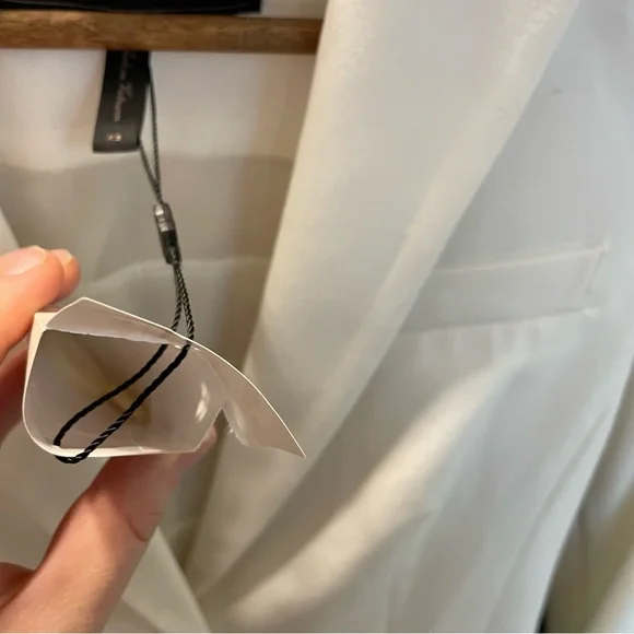 BCBGMaxAzria Adoree Ruffle Back Blazer Off White Ivory Gardenia XS NWOT - Picture 4 of 13